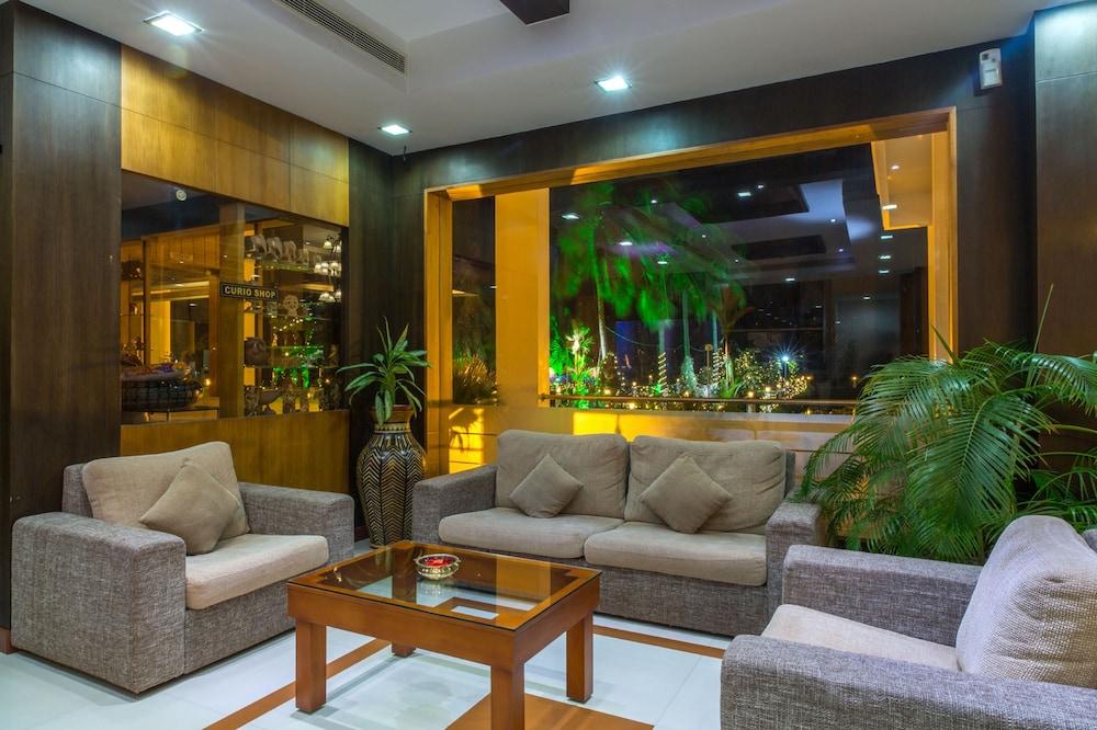 Hotel Rustic Leisures Llp Kochi Exterior foto