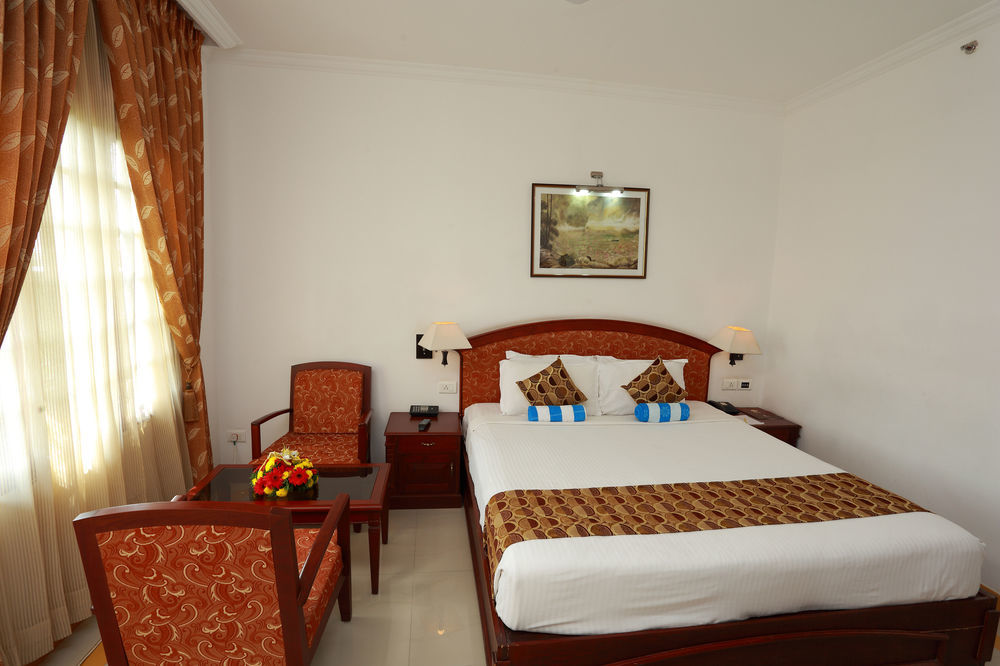 Hotel Rustic Leisures Llp Kochi Exterior foto