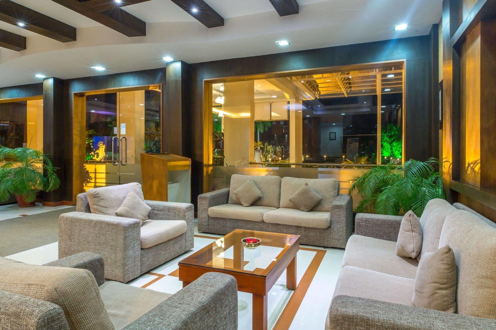 Hotel Rustic Leisures Llp Kochi Exterior foto
